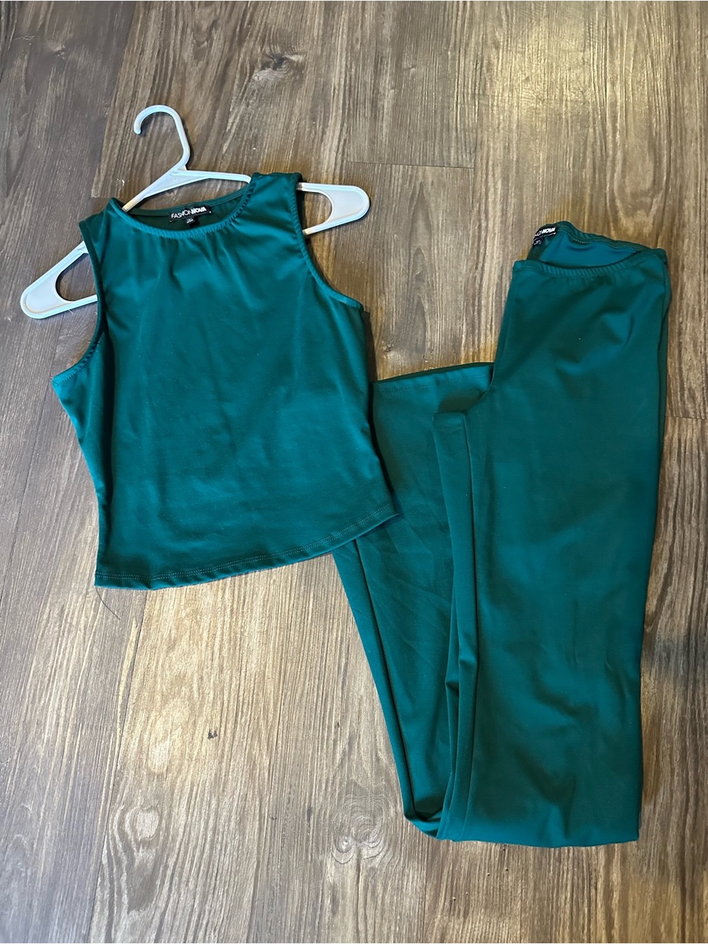 Ecko Unlimited Forest Green Crop Tank and Leggings Set